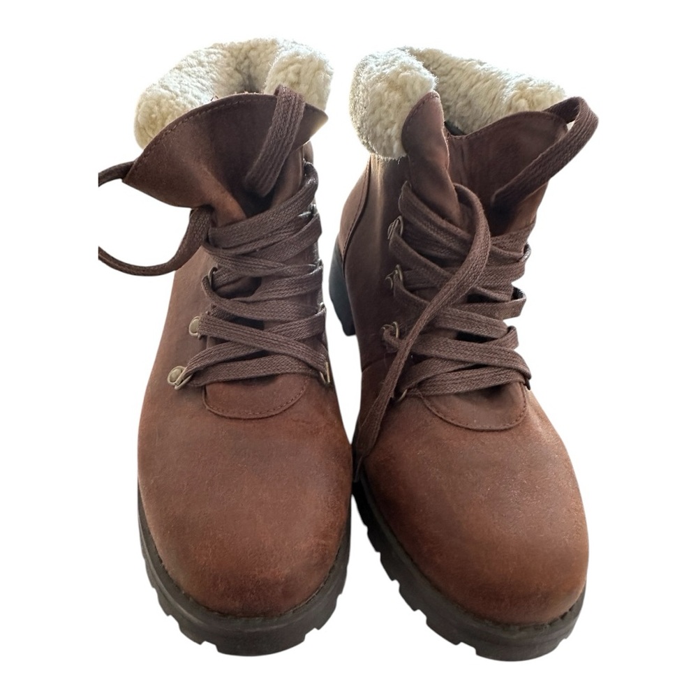 Womens Leather  Boots Size 10 Brown Faux Fur Lining Pull On Buckle
